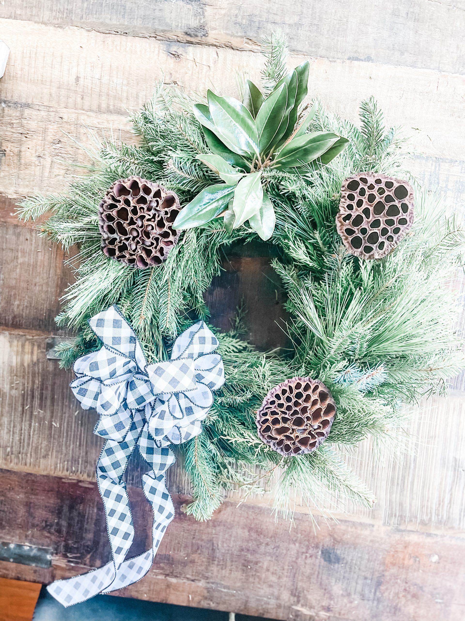 A SIMPLE FRESH GREENS WREATH