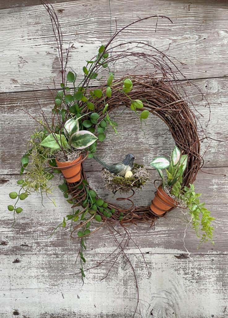 10 CREATIVE SPRING DIY PROJECTS Saved From Salvage   WMDESIGNHOUSE Trash To Treasure Bed Springs 