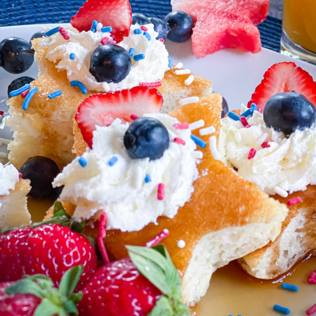 EASY AND DELICIOUS PATRIOTIC BREAKFAST FOR JULY 4TH