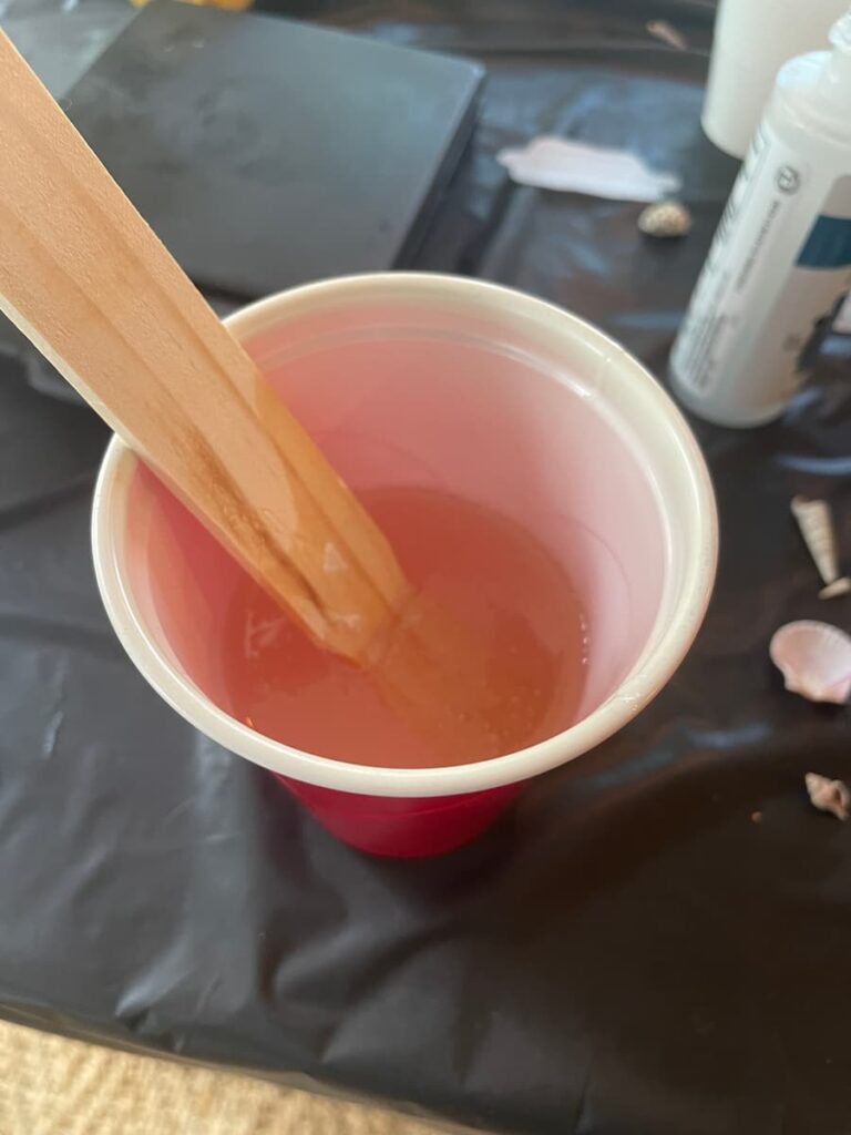 MIXING EPOXY IN CUP