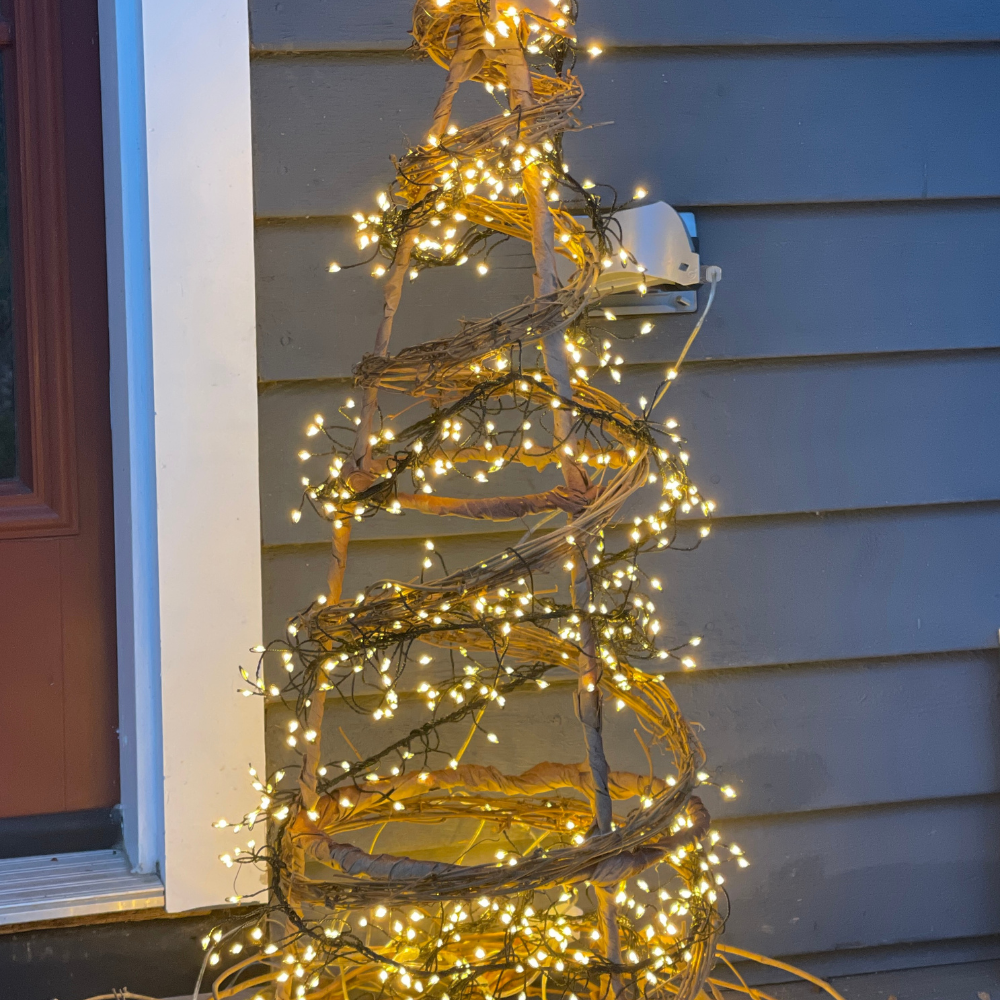 HOW TO DIY A FAUX GRAPEVINE TREE FOR CHRISTMAS - Saved from Salvage